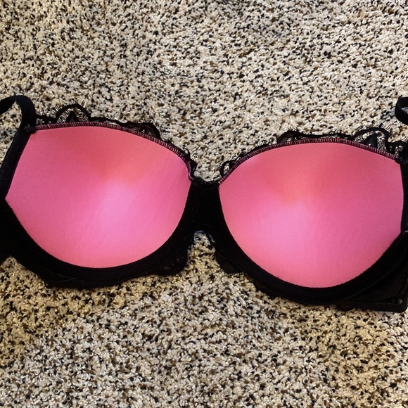 VS Pink Bra - Picture 4 of 4